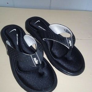 Nike comfort sandals
